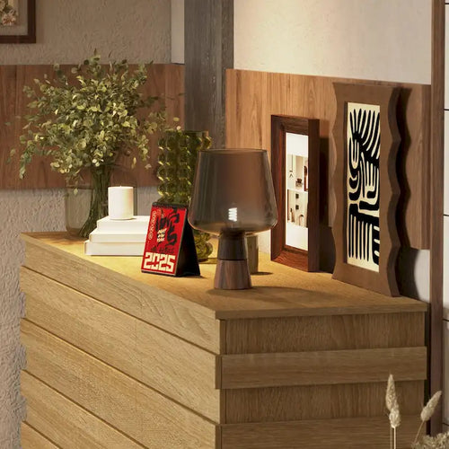 Cassettiera a 9 cassetti: Finitura in legno chiaro con un design lineare moderno per un ampio spazio di archiviazione