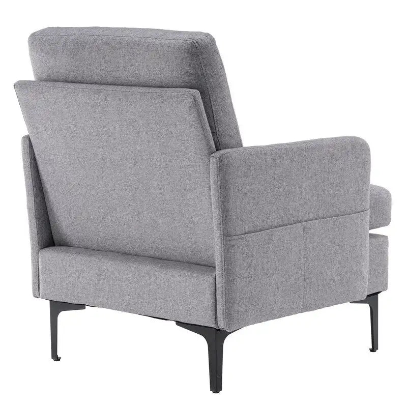 Poltrona di design rivestita in lino