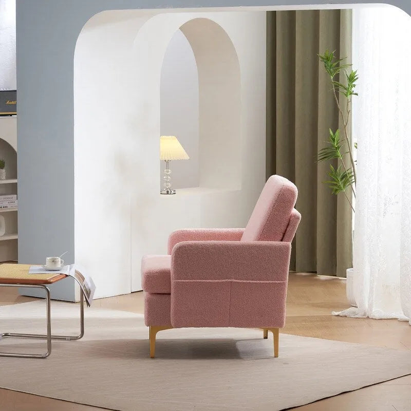 Poltrona di design rivestita in lino