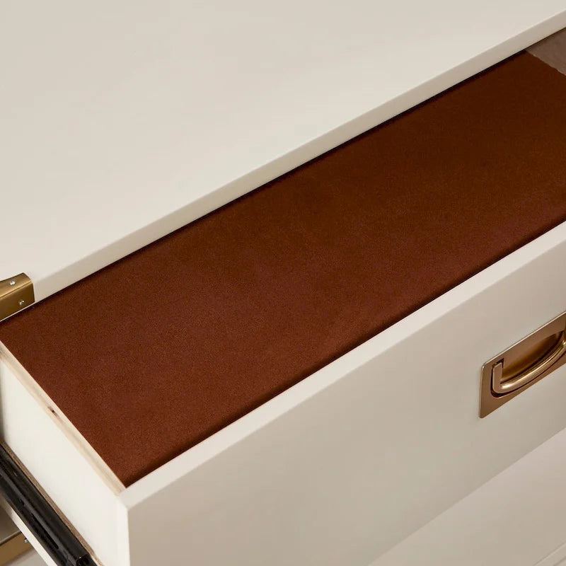 Cassettiera a 5 cassetti Kedric con accenti dorati di