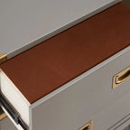 Cassettiera a 5 cassetti Kedric con accenti dorati di