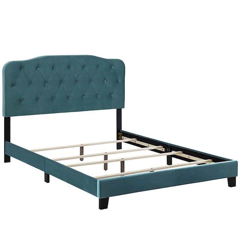 Letto matrimoniale con piattaforma in velluto verde acqua Dayton con testiera capitonné