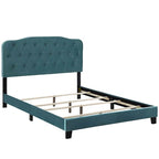 Letto matrimoniale con piattaforma in velluto verde acqua Dayton con testiera capitonné