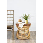 Tavolino con struttura in rattan e piano in legno massello di