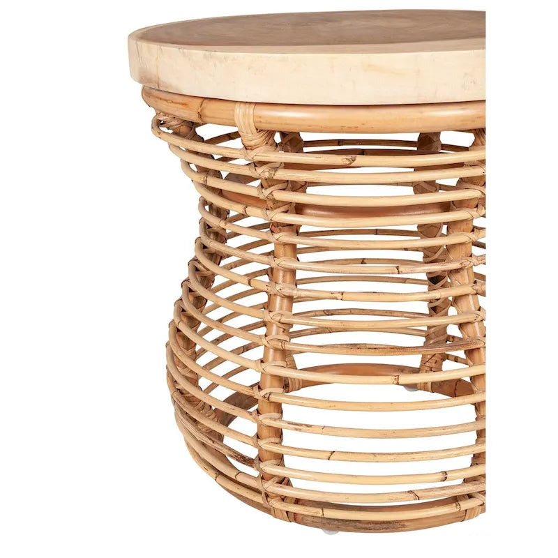 Tavolino con struttura in rattan e piano in legno massello di